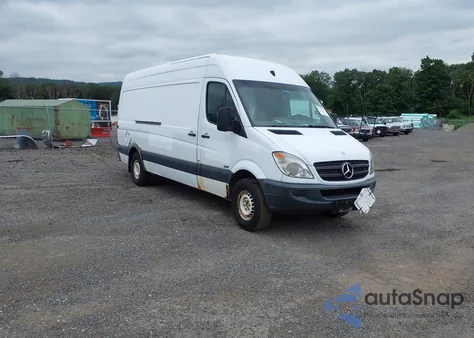 2011 Mercedes-Benz Sprinter 2500 High Roof из США, поврежденный, VIN WD3PE8CB7B5587499